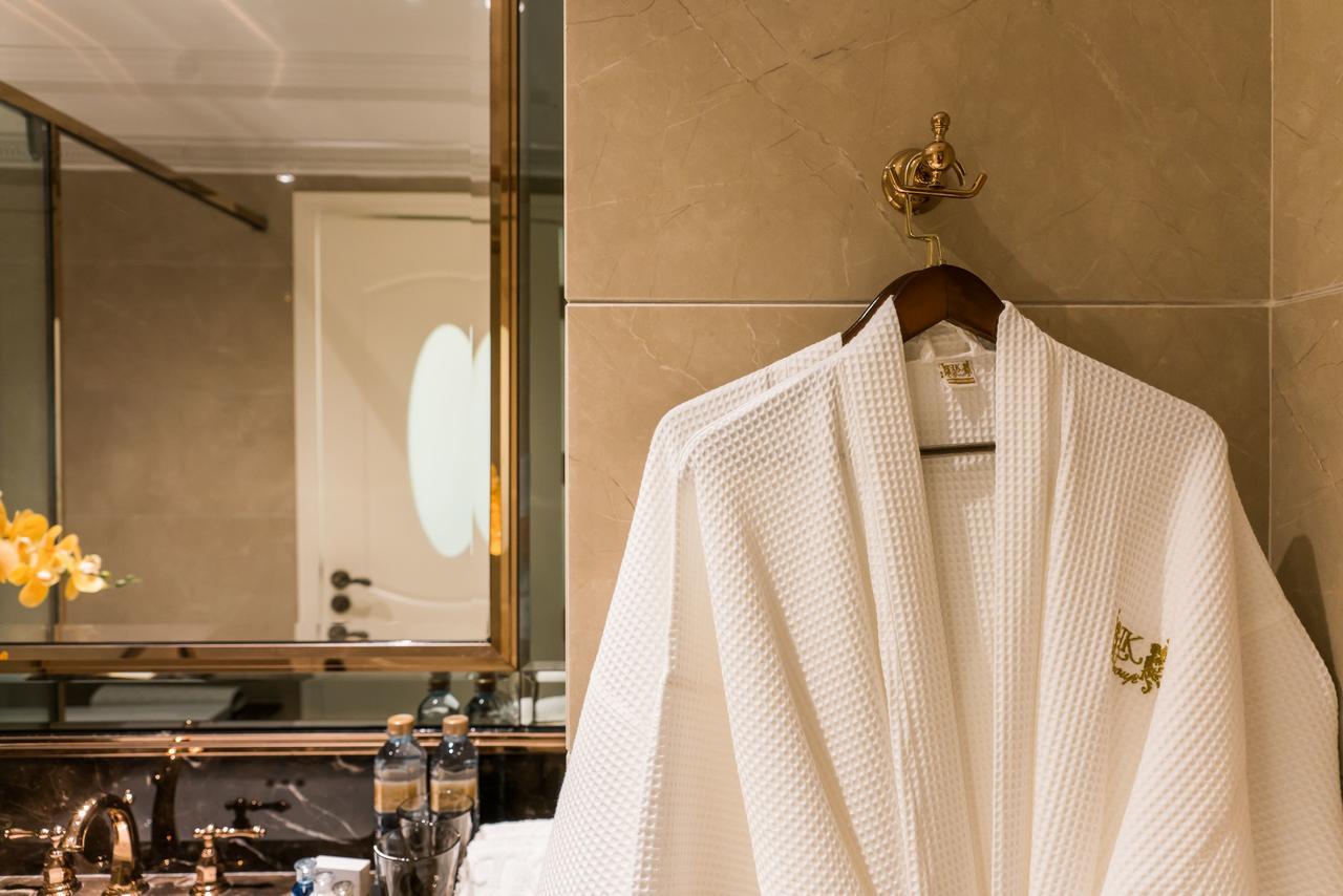 Lk Emerald Beach - Sha Extra Plus Pattaya Exterior foto A bathrobe