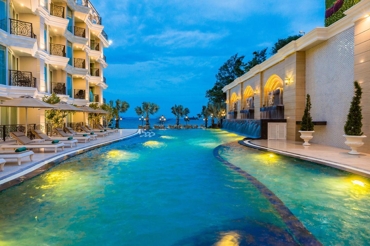 Lk Emerald Beach - Sha Extra Plus Pattaya Exterior foto The swimming pool at the hotel