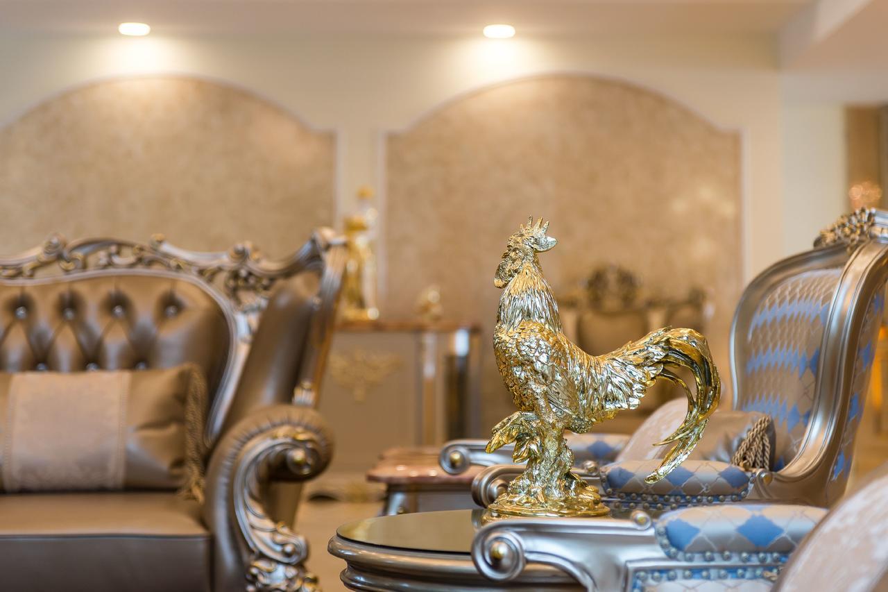 Lk Emerald Beach - Sha Extra Plus Pattaya Exterior foto A golden rooster