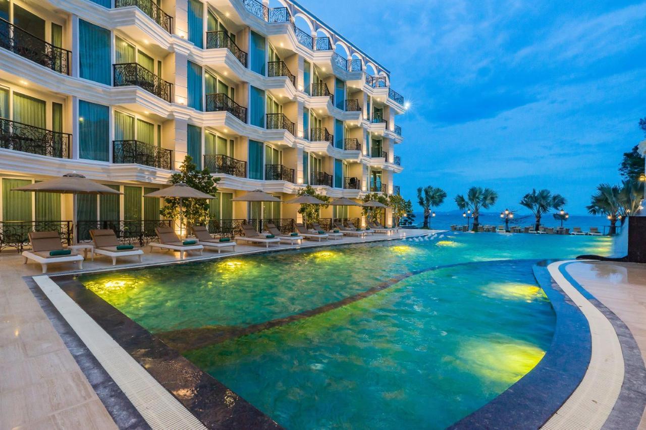 Lk Emerald Beach - Sha Extra Plus Pattaya Exterior foto The Royal