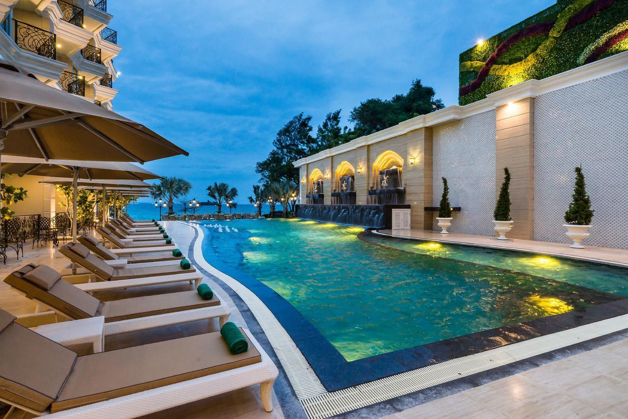 Lk Emerald Beach - Sha Extra Plus Pattaya Exterior foto Infinity pool at the hotel