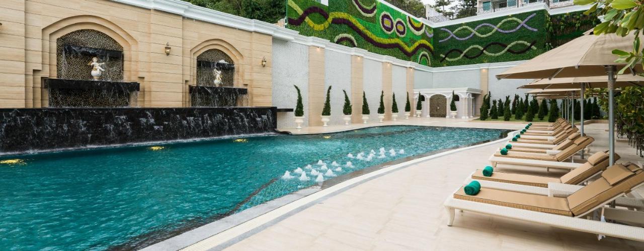 Lk Emerald Beach - Sha Extra Plus Pattaya Exterior foto The swimming pool at The Oberoi Mumbai